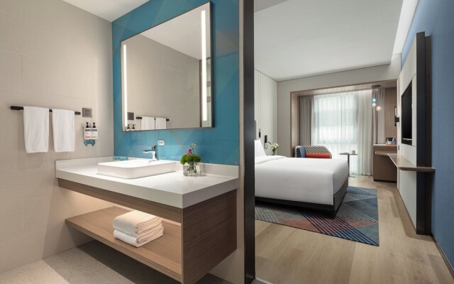 Holiday Inn Express Shanghai Changfeng Park by IHG