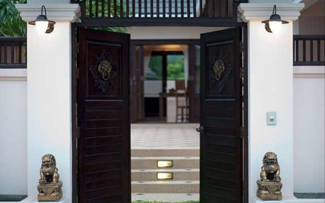 4 Bedroom Private Bali Style Villa HH1