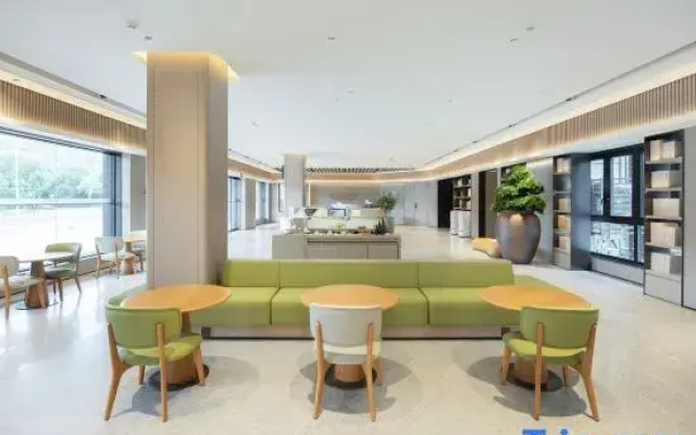 JI Hotel (Huzhou South Taihu Hangchangqiao Bei Road)