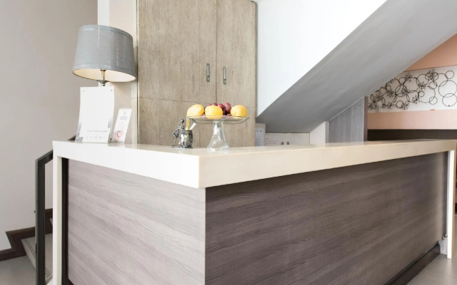 Lorenzzo Suites Hotel