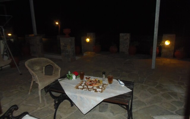 Studios Milos Skopelos-Where the Sea Meets the Sky