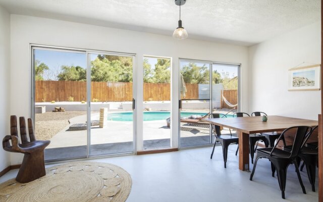 Splash House W/ Private Pool & Fire Pit Dogs Welcome Free 3 Bedroom Home by Redawning