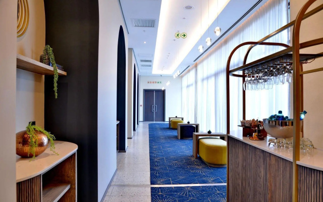 Courtyard Hotel Waterfall City