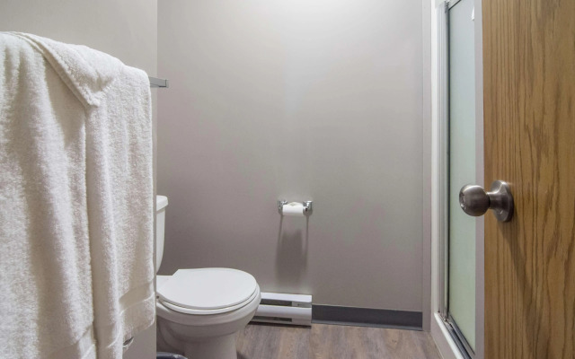 Motel 6 Victoria Airport Saanichton