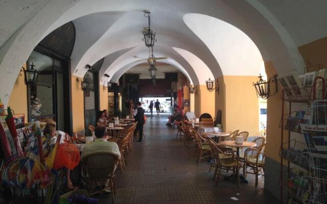 Bellagio LAKESHORE HOUSE