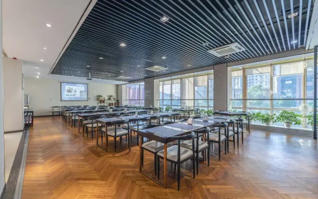 acorn hotel(Ningbo Hangzhou Bay New District Store)