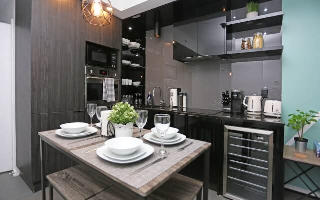 Marvelous 2 Bdrm in Downtown Toronto