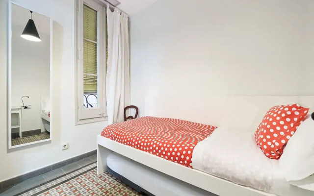 Modern Villa in Eixample With Sea Near