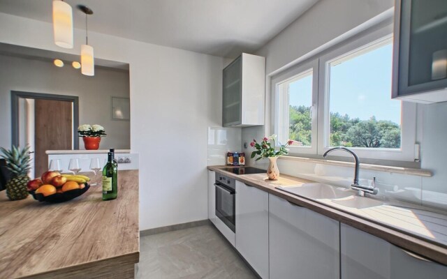 Awesome Home in Blato With Wifi and 6 Bedrooms
