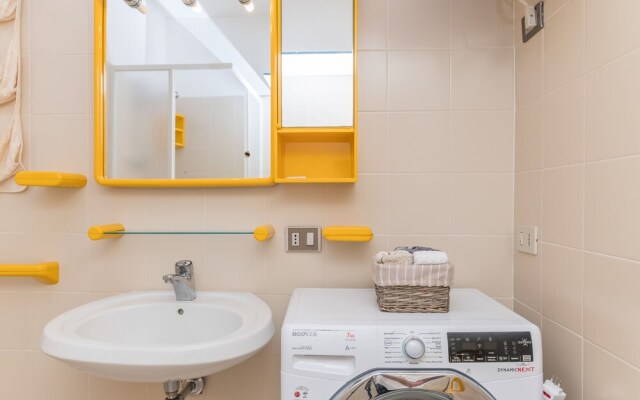 I Fari 76 600mt From The Beach