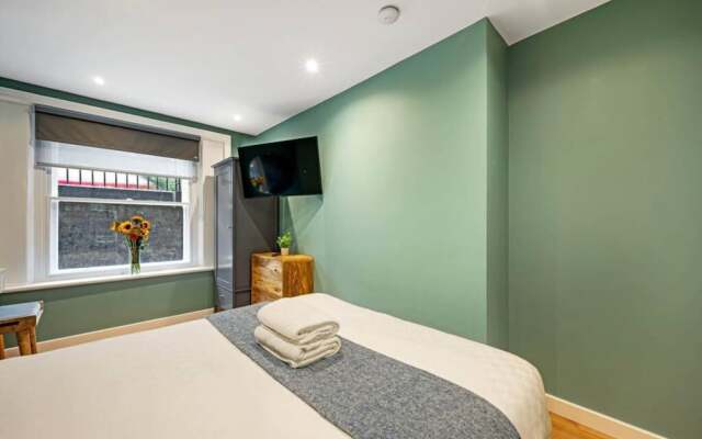 Host Apartments Catharine Quarters IV
