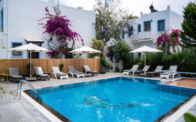 Manuela Hotel