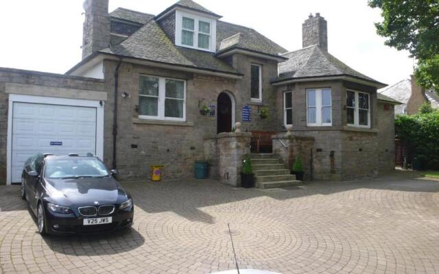 Sandilands House