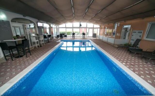Peris Resort