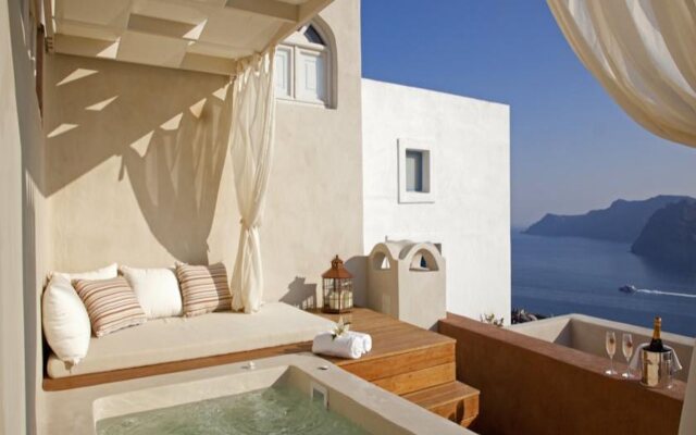 Oia Mansion