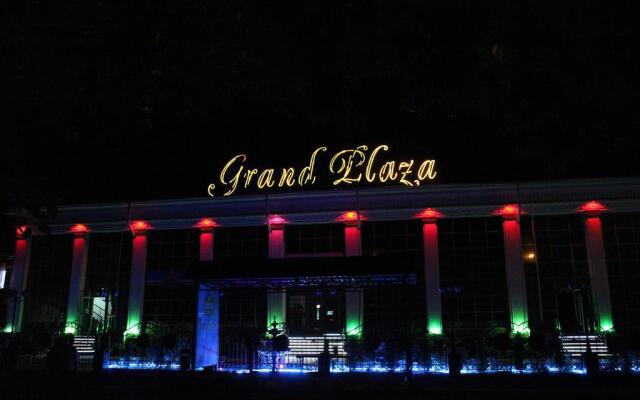 Grand Plaza