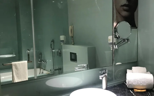 Beyzaa Hotel & Suites , Kolkata