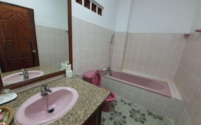 Sam Moon's Hotel Angkor Wooden House