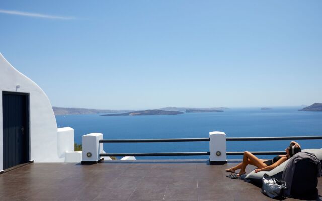 Oia Suites
