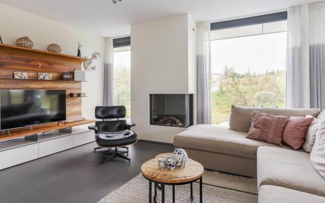 Modern Holiday Home in Kamperland With Garden