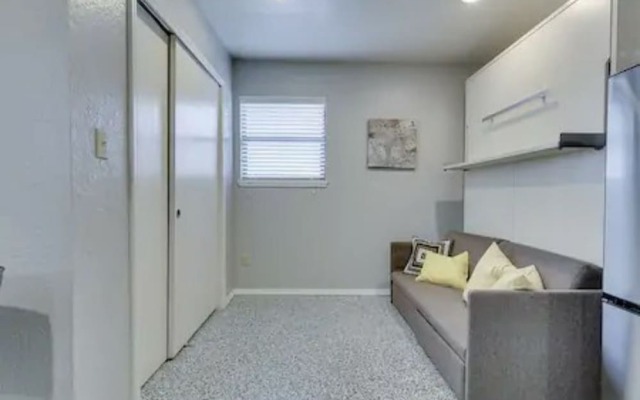 Garage Studio near OUSHC Hospital