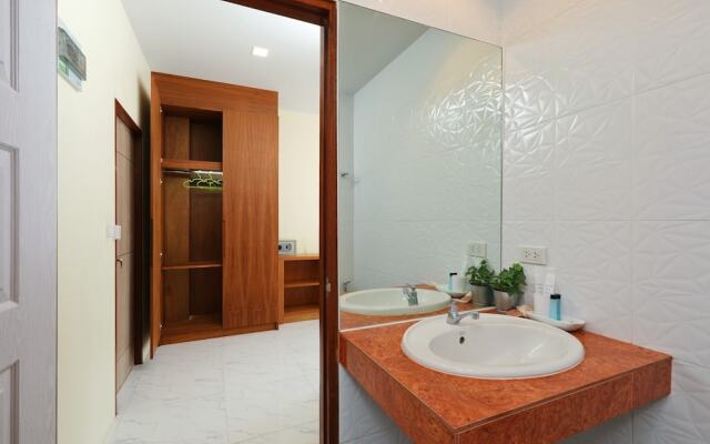 Pool Access Hotel Near Fitness Street soi Ta Iad