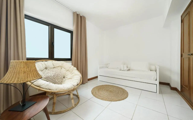 Tropicana Apartment