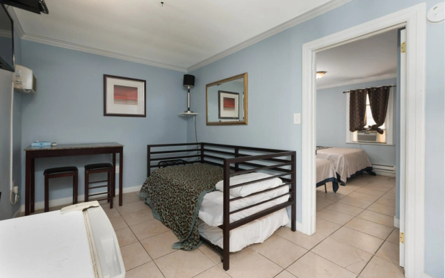 Boardwalk Hotel Charlee & Beach House Rentals
