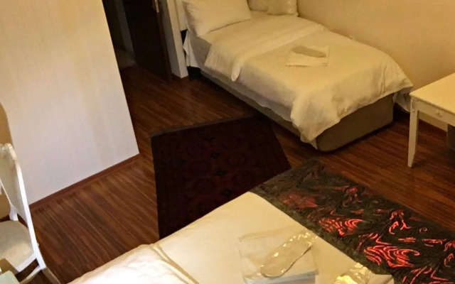 Peteks Hotel