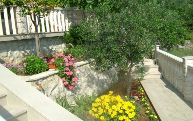 Neve - 100 m From Pebble Beach - A2