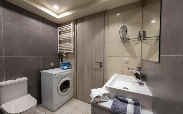 Theo & Ms Apt - 2 Beds - Garden - Parking - Wifi