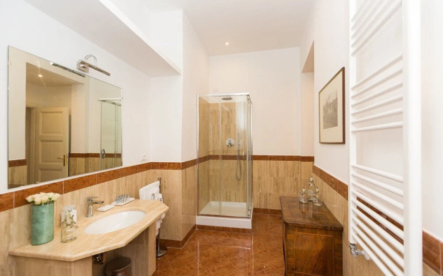 Prestigious Apartments Via Barberini