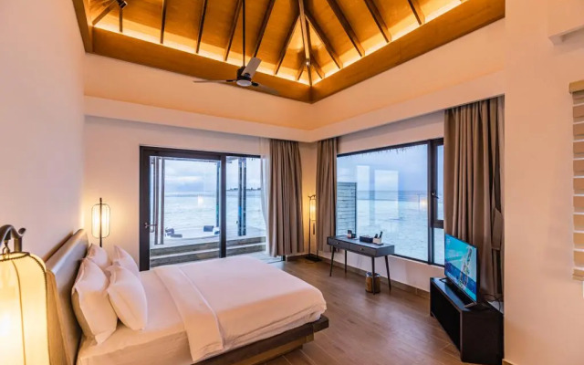 NOOE Maldives Kunaavashi Hotel