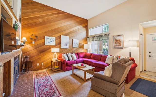 Winterpoint 20 2 Bedroom Townhouse by RedAwning