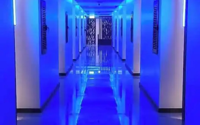 Happy Hotel