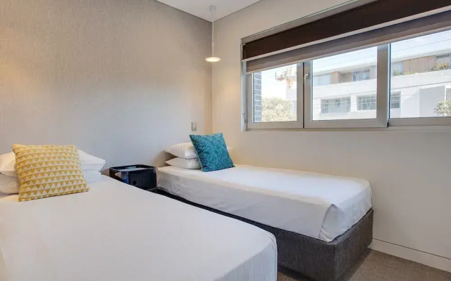 Spacious 2-bed Apartment Close to City