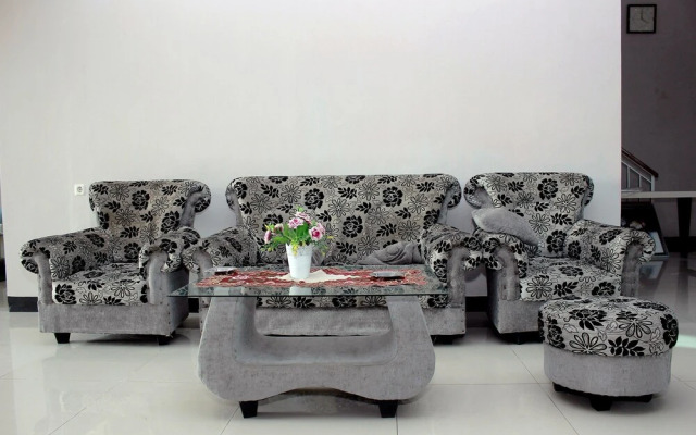 OYO 783 Grand Mentari Guest House