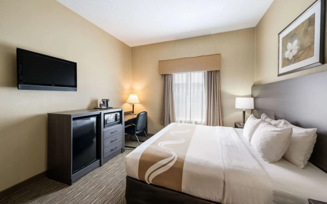 Quality Inn & Suites Fishkill South near I-84