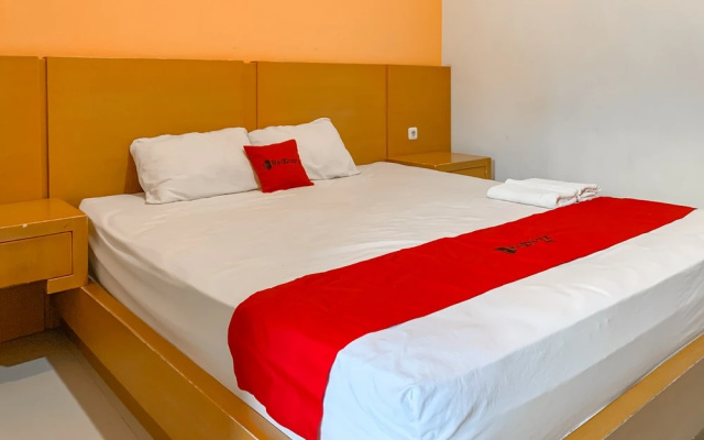 RedDoorz @ My Home Haurgeulis Indramayu – Guest Rooms – Haurgeulis
