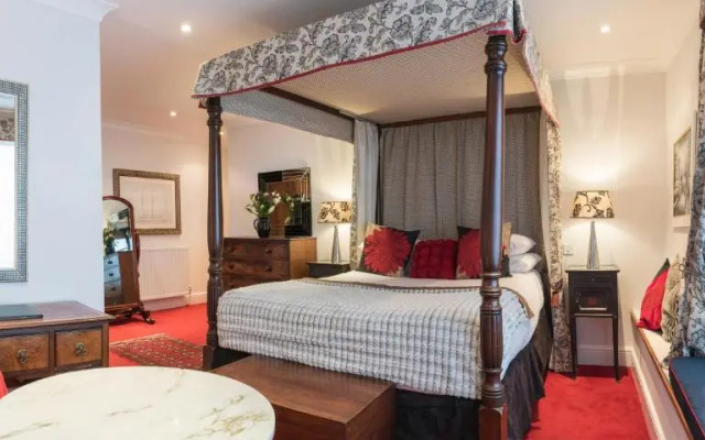 Royal Seven Stars Hotel
