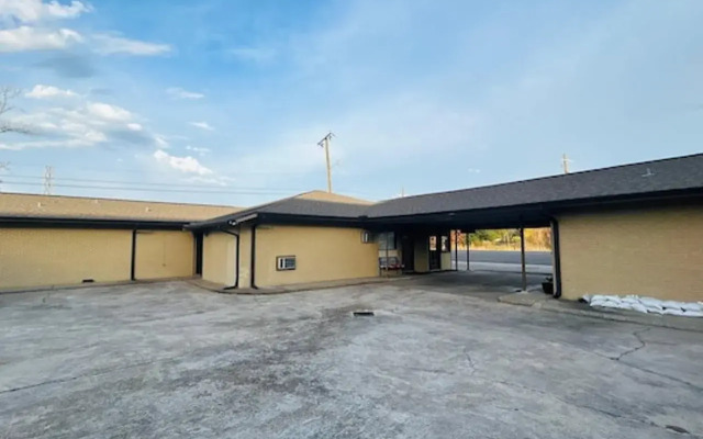 Relax Inn By OYO Sulphur Hwy 90