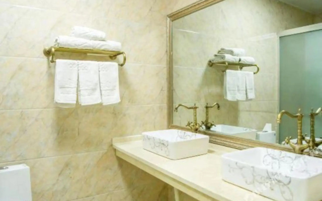 lixin xian long zhidu liansuo International Hotel