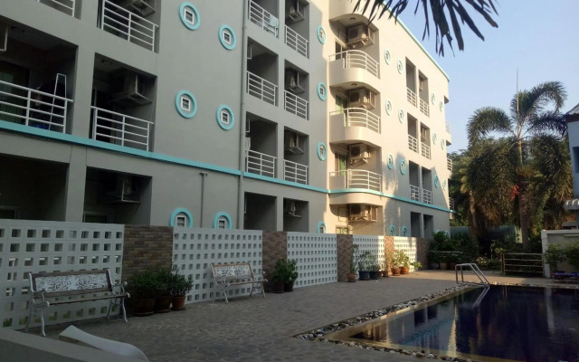 Lomsabai Apartments