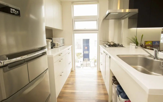 Resort House Plus One