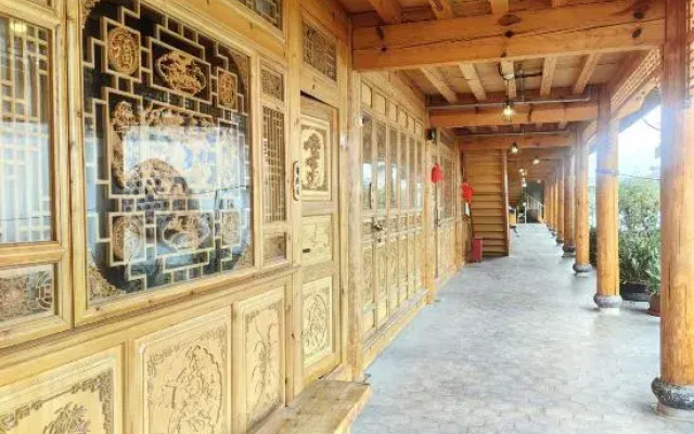 Lijiang Wenfu Courtyard Inn