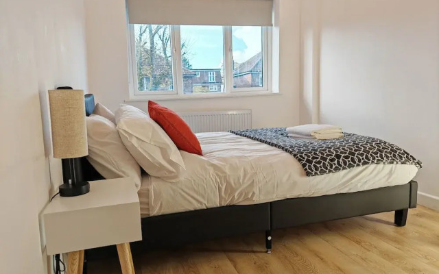 Charming 5 Bedroom House in Bexley