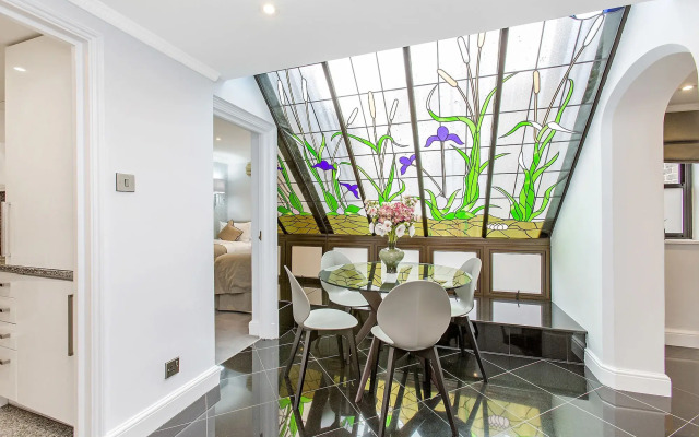 Mayfair House