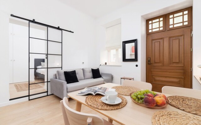 Apartment Dwernickiego Cracow by Renters