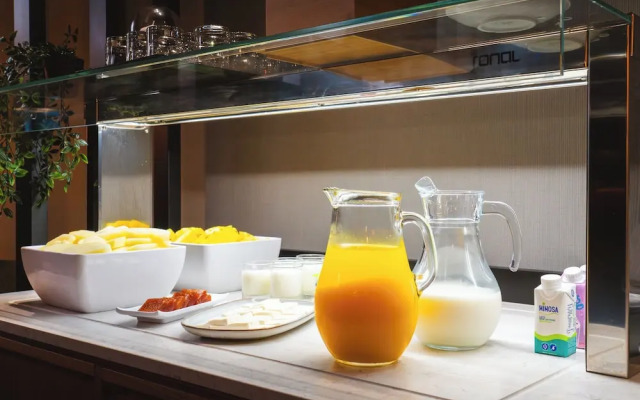 Hotel Acta the Clover