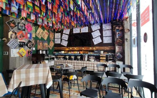 Q Fox Black Diamond Hotel